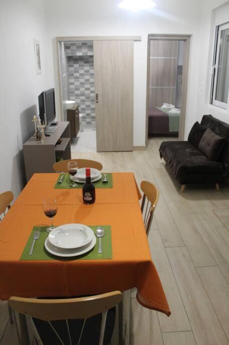 Ranias'S House 2 Apartment Пирея Екстериор снимка