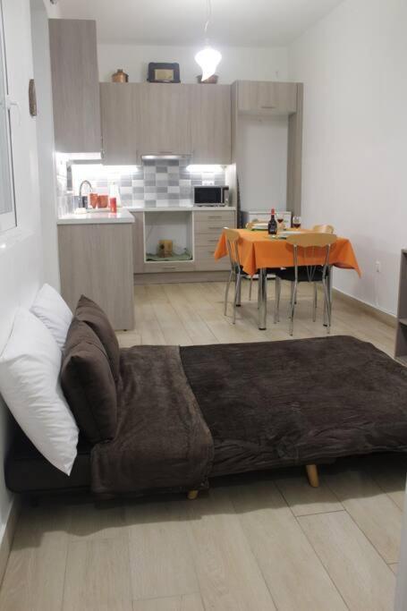 Ranias'S House 2 Apartment Пирея Екстериор снимка